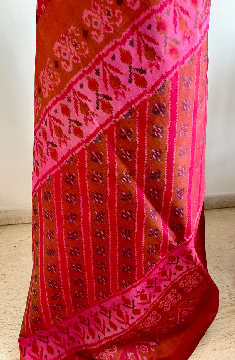 NAYIRA – POCHAMPALLY SILK WITH FLORAL GREEN BORDER DETAIL