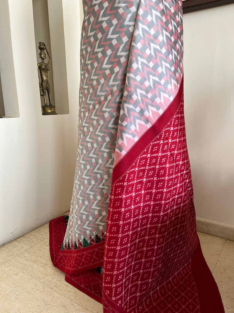 ISHANVI – GREY PUTAPAKKA IKKAT WITH DIAMOND AND TEMPLE DETAILS