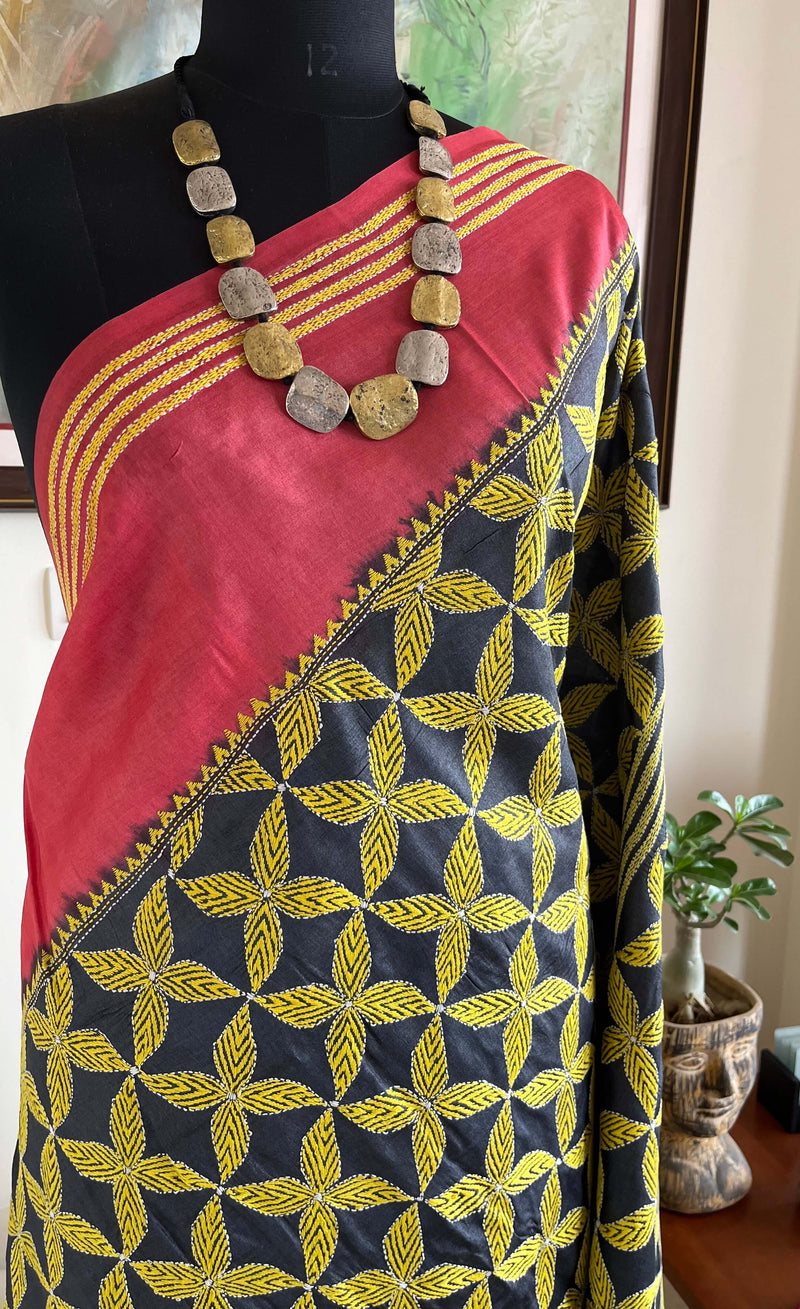 RUPKATHA - ELEGANT KANTHA STITCH IN FLORAL MOTIFS WITH CONTRAST