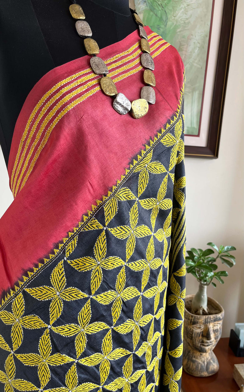 RUPKATHA - ELEGANT KANTHA STITCH IN FLORAL MOTIFS WITH CONTRAST