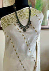 MANASHI: ELEGANT ASSAM SILK SAREE WITH FLORAL MOTIFS