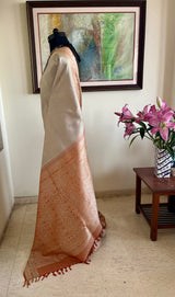 KUYILI LIGHT - GREY KANJIVARAM WITH RED ZARI BORDER