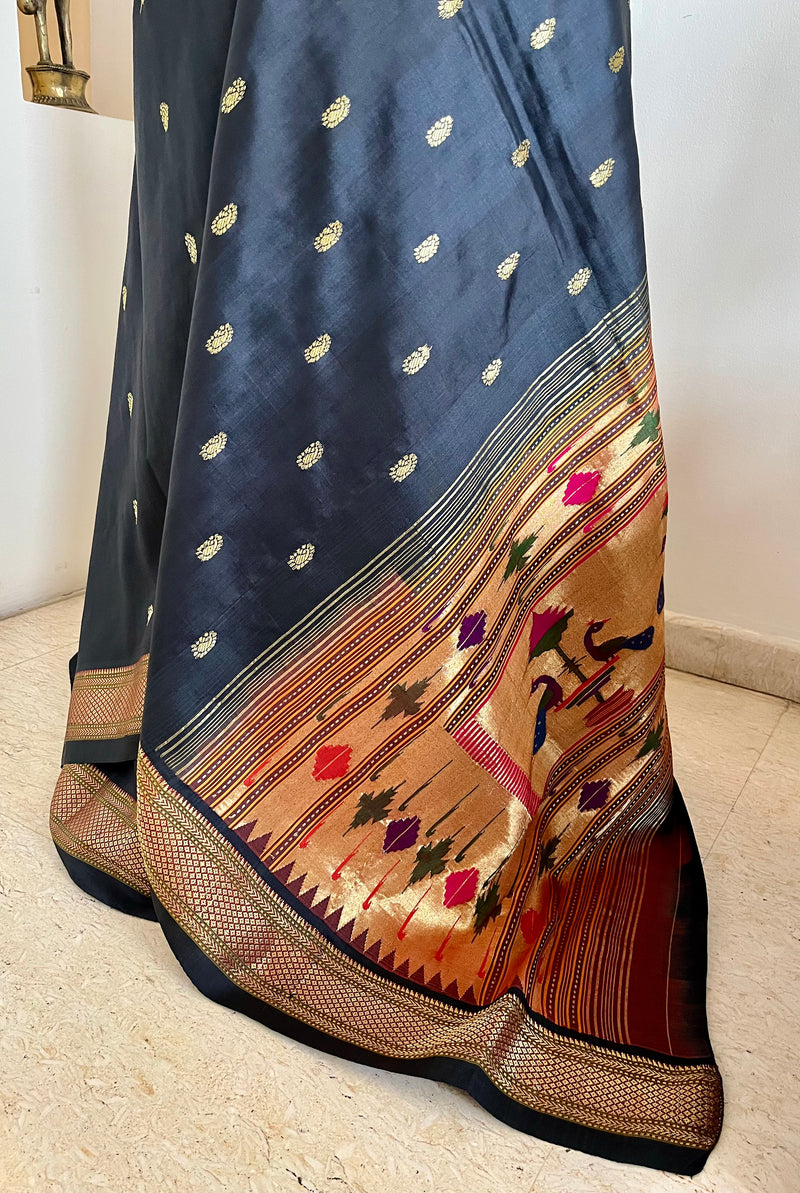 MANJIMA- BLACK PAITHANI WITH ZARI PAISLEYS AND MOR KUNDA AANCHAL