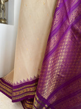 ANWITA - PEACHISH CREAM GADWAL SILK COTTON SAREE WITH ZARI AANCHAL