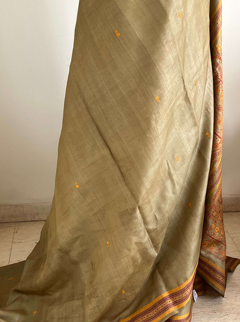 TISHYA - BEIGE BANARASI TUSSAR SAREE WITH INTRICATE FLORAL PATTERNS