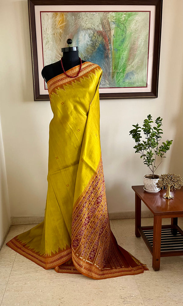 MANJULATA- LIME GREENISH YELLOW KHANDUA WITH BANDHA AND TEMPLE AANCHAL