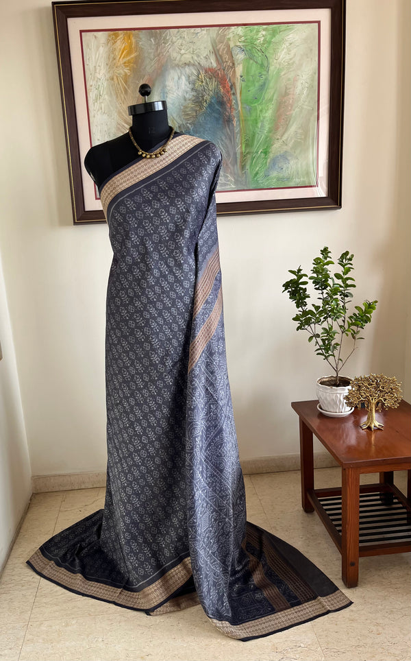 MALASHRI – BLACK SAREE WITH JHOTI AND BANDHA GRANDEUR