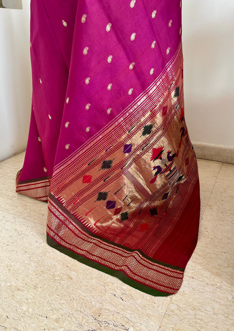 MANUSHI – MAGENTA PINK PAITHANI WITH NARALI BORDER AND MOR KUNDA AANCHAL
