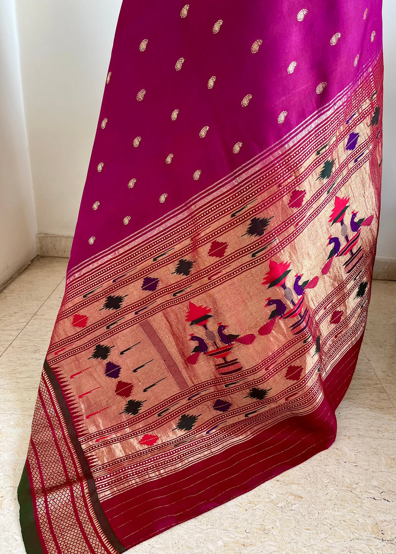 MANUSHI – MAGENTA PINK PAITHANI WITH NARALI BORDER AND MOR KUNDA AANCHAL