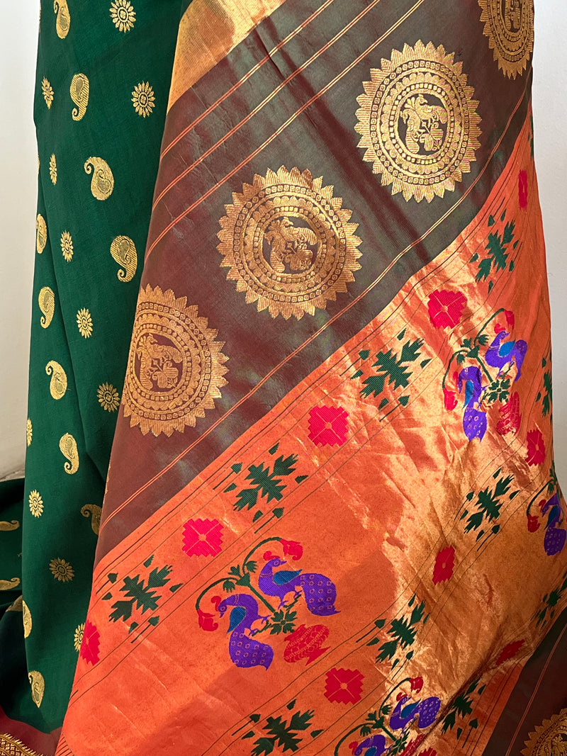 MILANIKA – GREEN PAITHANI WITH BANGDI MOR, MOR KUNDA AND NARALI BORDER
