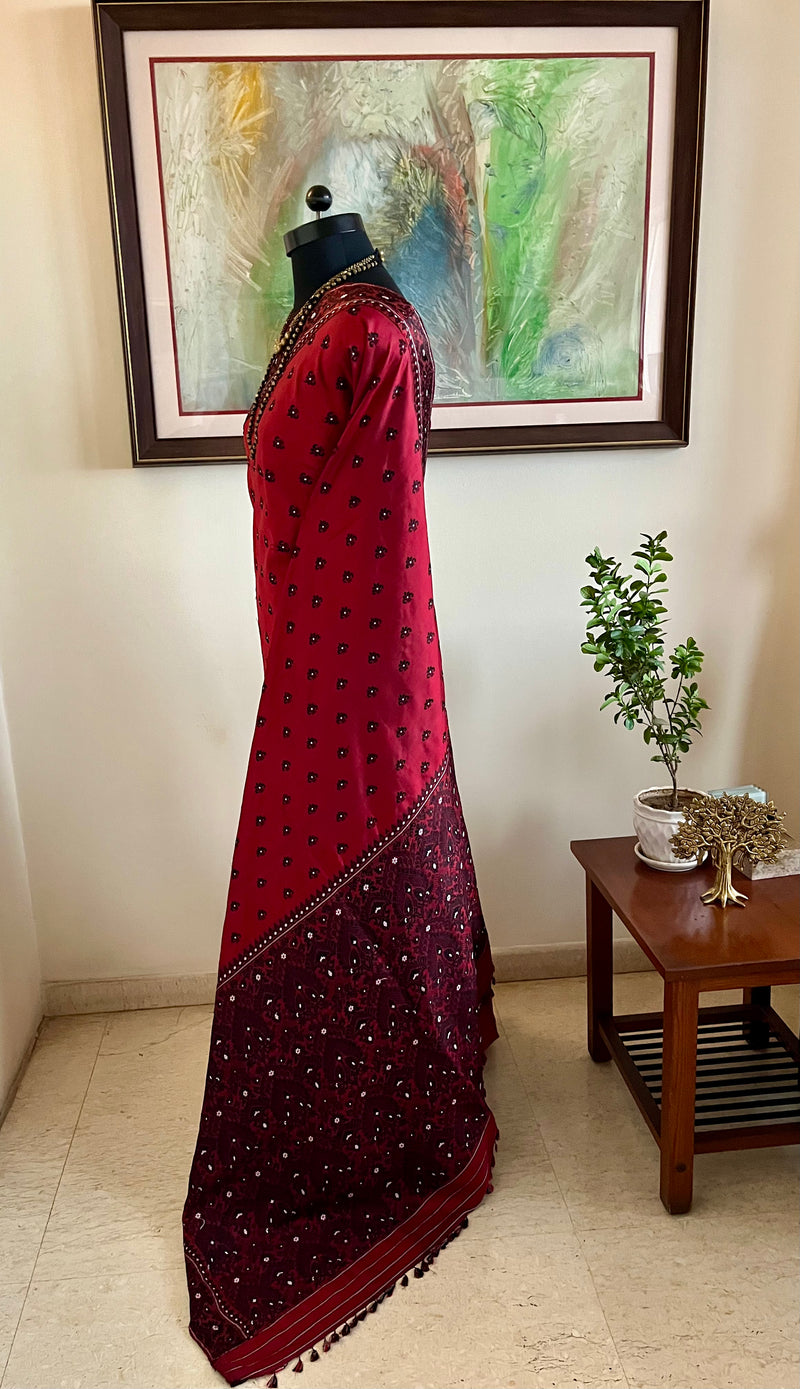 IDITA – ASSAM SILK IN DUAL MAROON WITH FLORAL MOTIFS