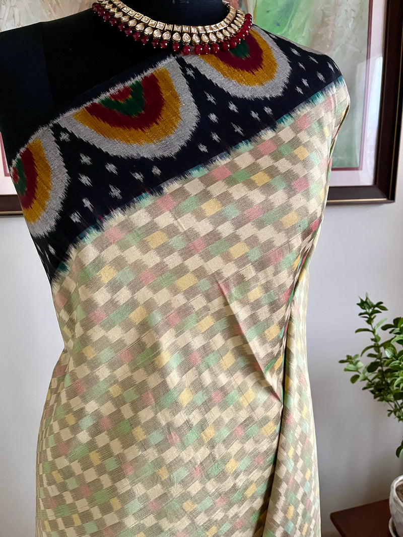 JAGRITI – PUTAPAKKA IKKAT IN CREAM WITH ARCH MOTIF BORDER