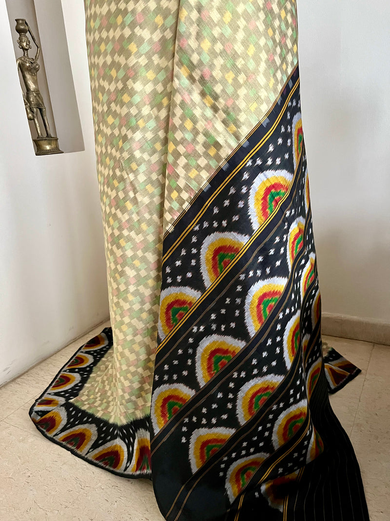 JAGRITI – PUTAPAKKA IKKAT IN CREAM WITH ARCH MOTIF BORDER