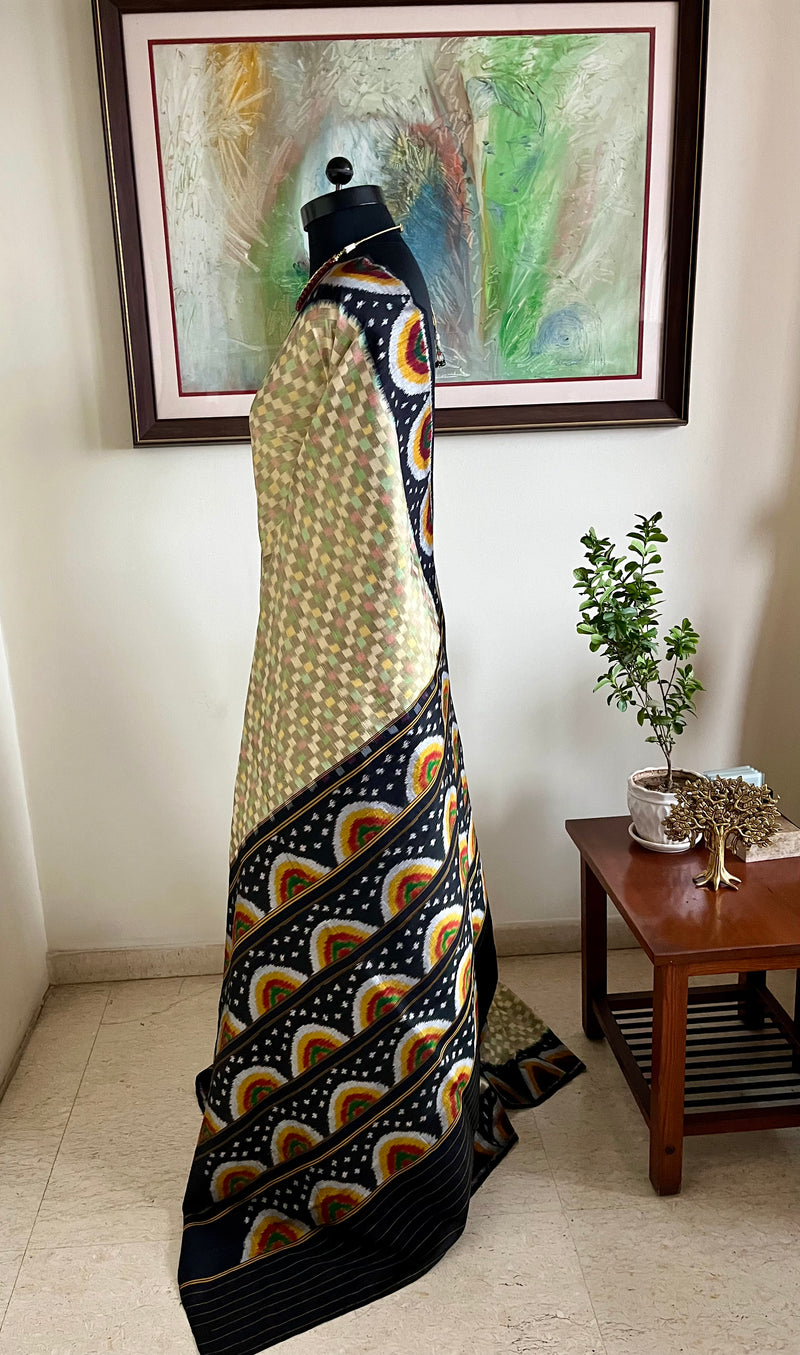 JAGRITI – PUTAPAKKA IKKAT IN CREAM WITH ARCH MOTIF BORDER