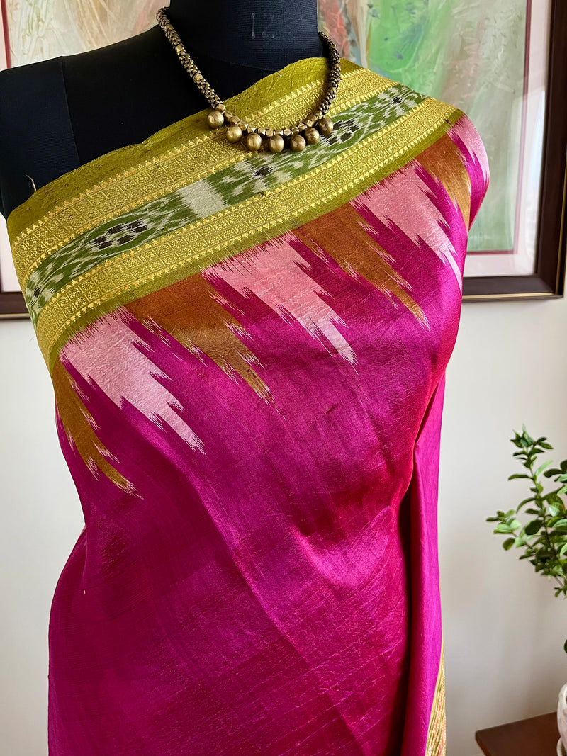 PUSPANJALI- MAGENTA PINK KHANDUA WITH TEMPLE BORDERS AND FLORAL BANDHA AANCHAL