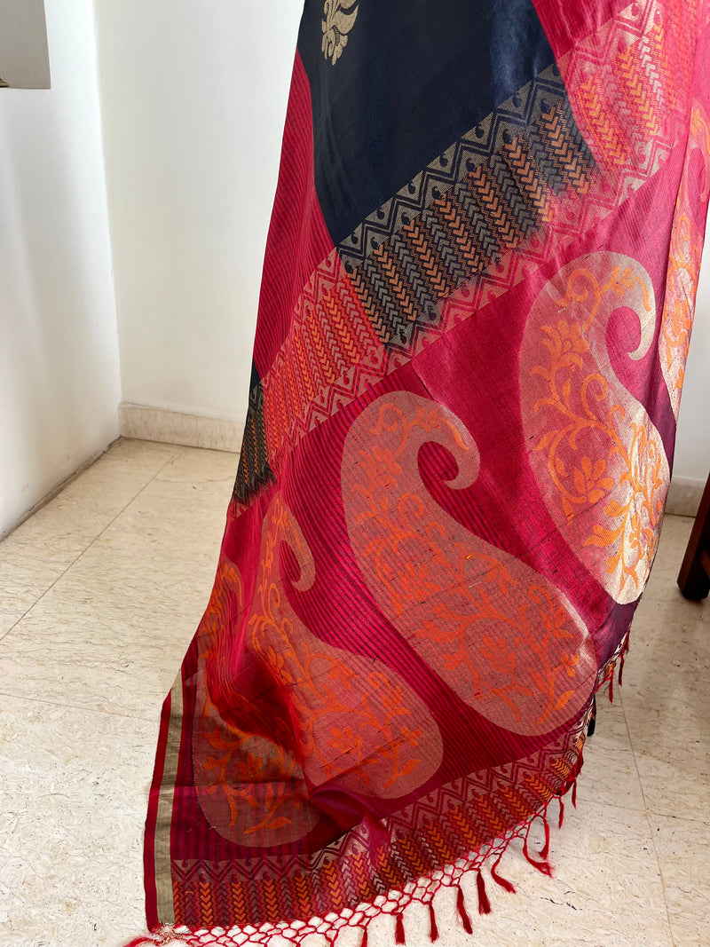CHAYANA- MAROON AND BLACK BANARASI SAREE WITH PAISLEY AND CHEVRON MOTIFS