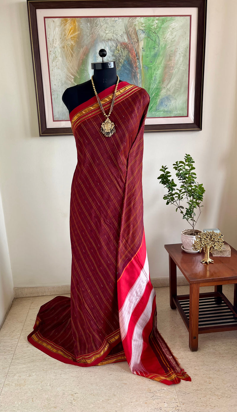 DHARIKA- MAROON ILKAL SAREE WITH CHECKS CHEVRON BORDER AND TOPI TENI