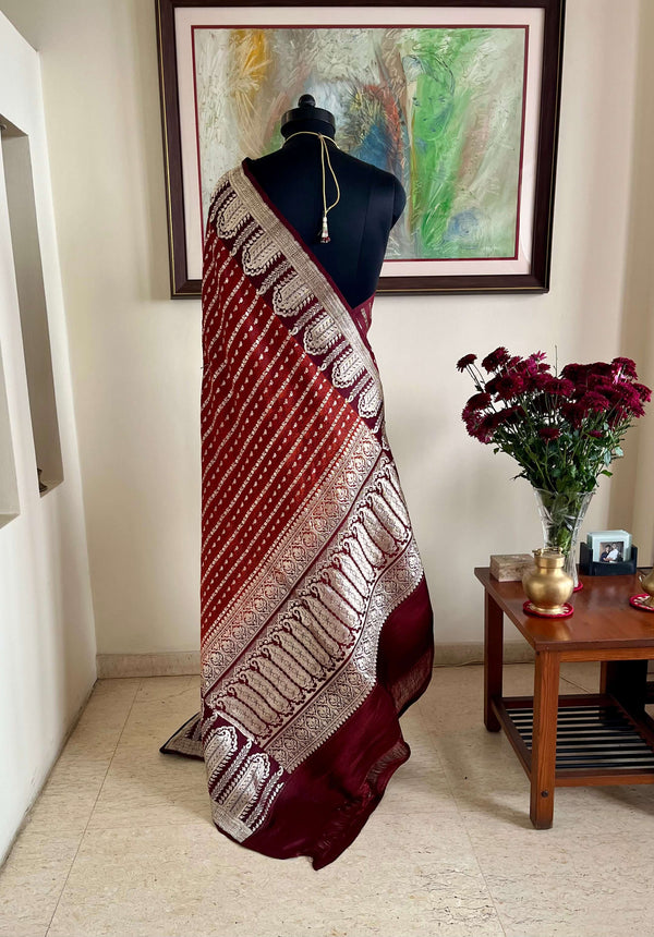 GUNWANTI: VINTAGE TANCHOI BANARASI SAREE WITH INTRICATE FLORAL ZARI DETAILING