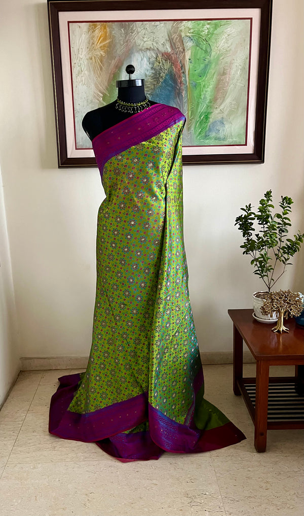 SHIVANGI – GREEN TANCHOI BANARASI WITH FLORALS AND ZARI DIAMONDS