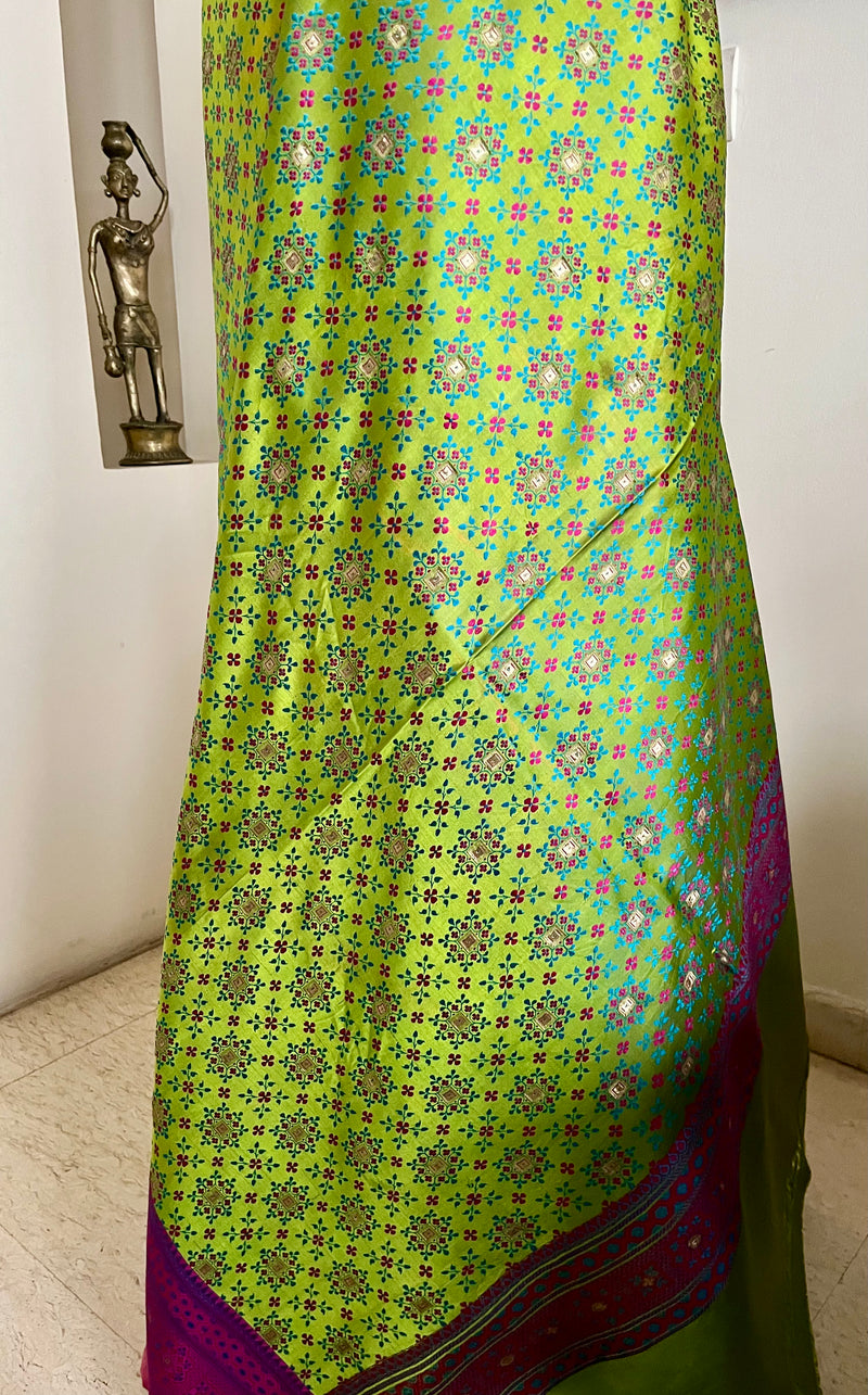 SHIVANGI – GREEN TANCHOI BANARASI WITH FLORALS AND ZARI DIAMONDS