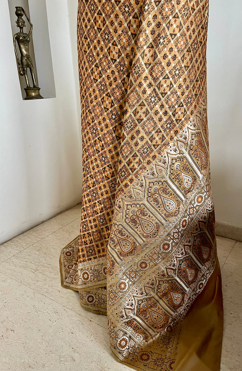 KESARIKA – A RARE VINTAGE BANARASI IN TIMELESS ELEGANCE