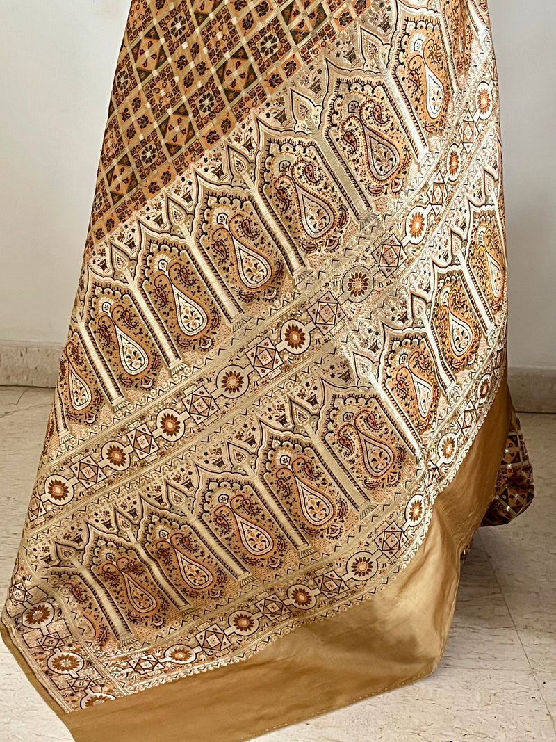 KESARIKA – A RARE VINTAGE BANARASI IN TIMELESS ELEGANCE