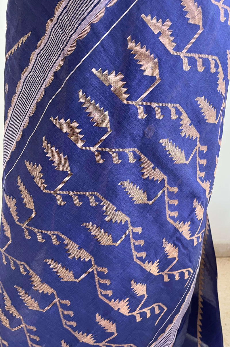 PARSHATI - BLUE PURE COTTON JAMDAANI WITH FLORAL MOTIFS