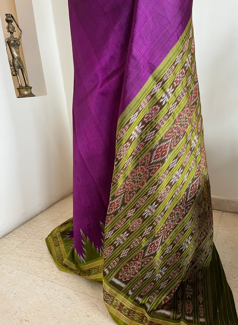 ANNAPURNA – MAGENTA PURPLE KHANDUA SILK WITH FLORAL BANDHA ANCHAL