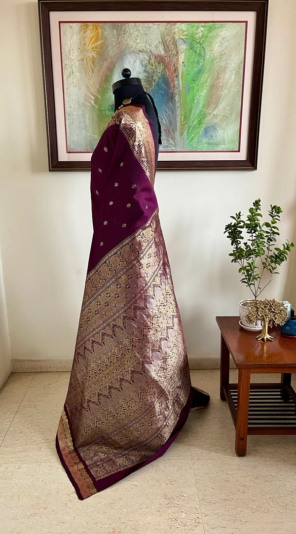 RUVINA- CHOCOLATE BROWN KANJIVARAM WITH ZARI BOOTIS AND STYLIZED AANCHAL