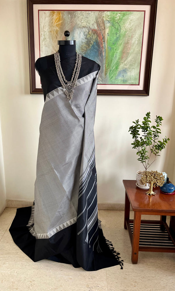 THIVYA - NEVER WORN KATTAM KANJIVARAM IN SILVER GREY AND BLACK CHECKS