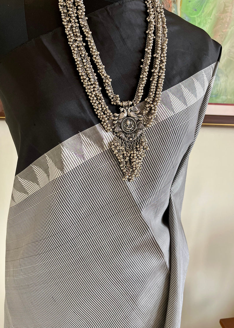 THIVYA - NEVER WORN KATTAM KANJIVARAM IN SILVER GREY AND BLACK CHECKS