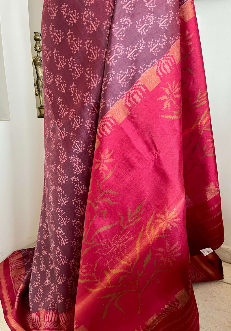 AHNA- TOFFEE PATOLA SILK SAREE WITH RED LOTUS BORDER, FLORAL AANCHAL