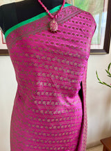 TAHIRA – MAGENTA TANCHOI BANARASI WITH DIAGONAL FLORALS AND PAISLEY AANCHAL