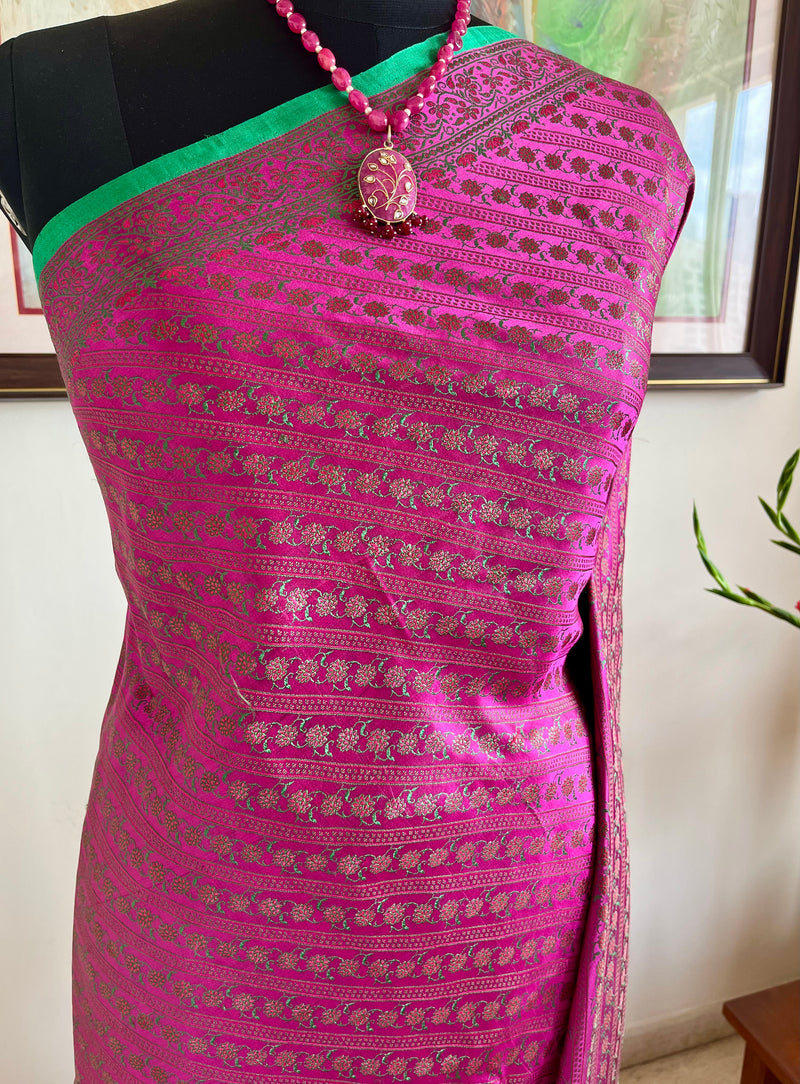 TAHIRA – MAGENTA TANCHOI BANARASI WITH DIAGONAL FLORALS AND PAISLEY AANCHAL