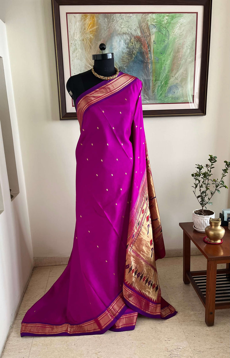 DEVATI- MAGENTA PAITHANI WITH NARALI BORDER AND MOR KUNDA AANCHAL