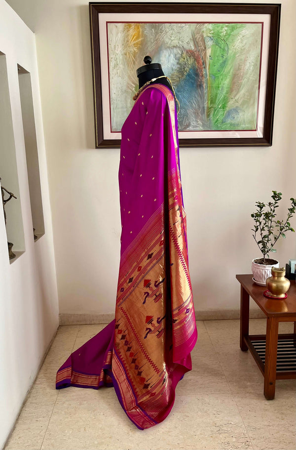 DEVATI- MAGENTA PAITHANI WITH NARALI BORDER AND MOR KUNDA AANCHAL