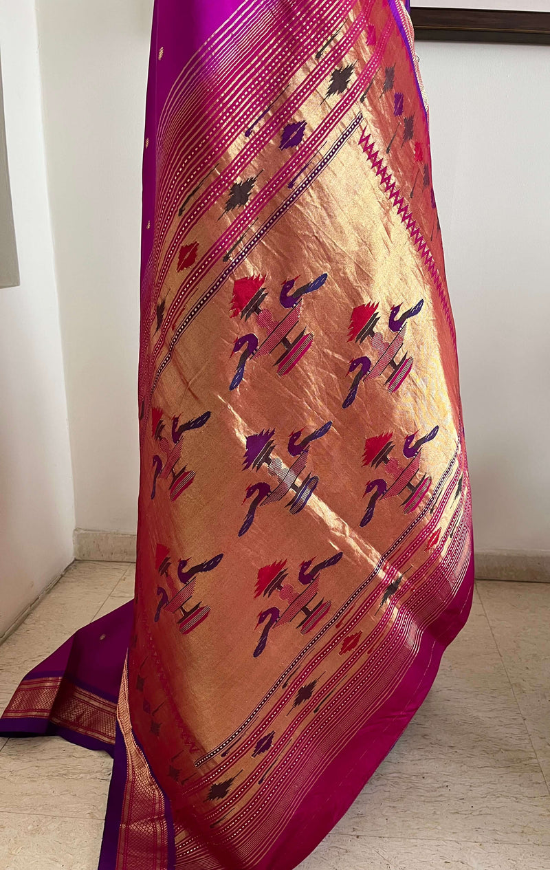 DEVATI- MAGENTA PAITHANI WITH NARALI BORDER AND MOR KUNDA AANCHAL