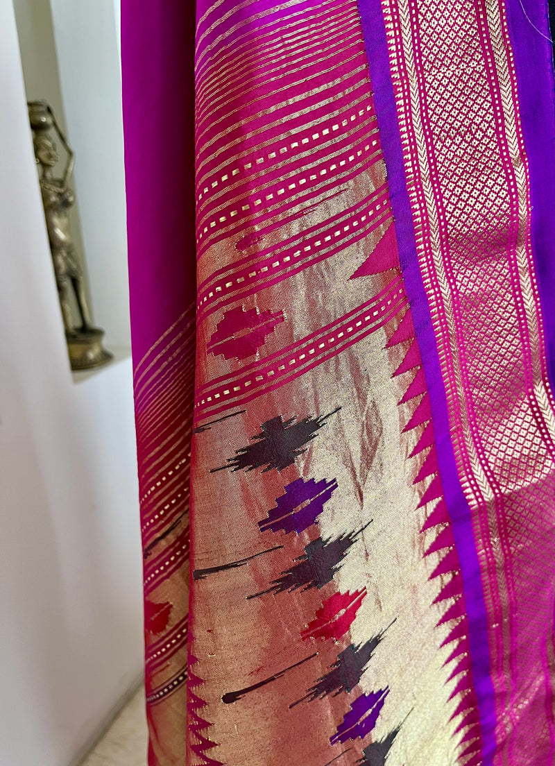 DEVATI- MAGENTA PAITHANI WITH NARALI BORDER AND MOR KUNDA AANCHAL