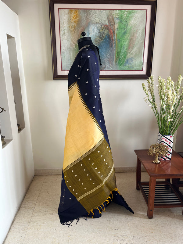 PARVINI - CREAM KANJIVARAM SILK WITH NAVY BLUE BORDER