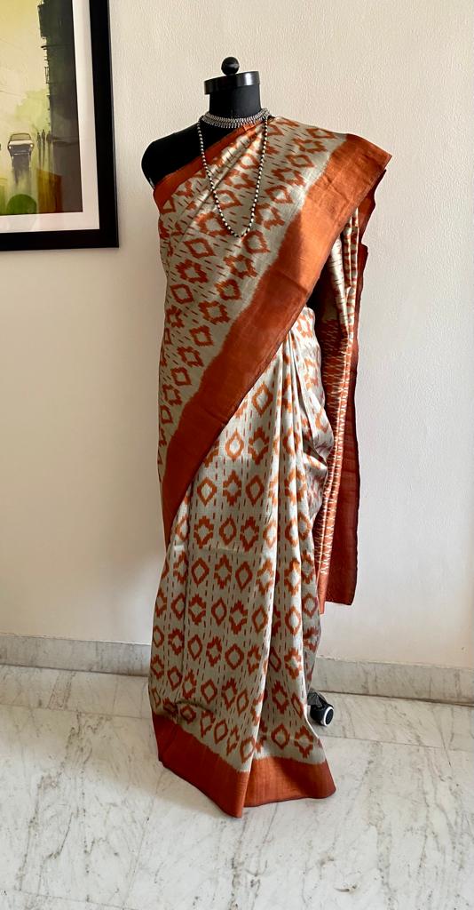 HIRAL-  A GORGEOUS FULLY WOVEN PATOLA SILK SAREE IN GREYISH BEIGE AND BROWN