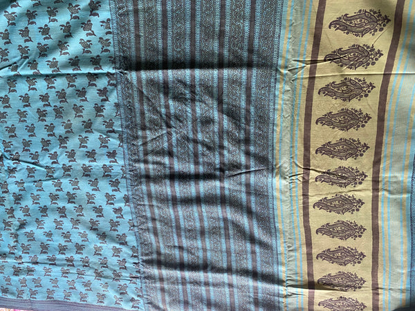 MORPANKHI- A SOFT COTTON, BAGRU PRINT SAREE IN SHOT COLOURS OF TURQUOISE AND GREEN