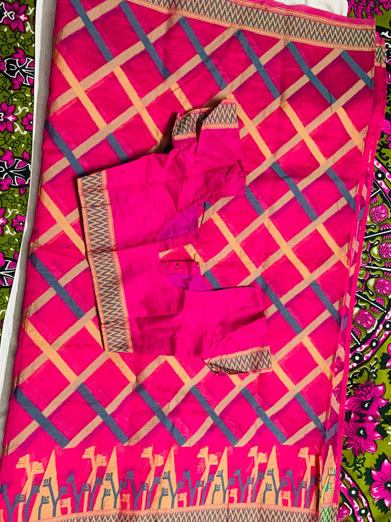 DAMINI- A BLENDED KOTA SAREE IN PINK WITH CRISS CROSS CHECKS PATTERN ON THE BODY AND CHEVRON BORDER